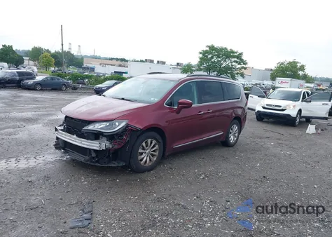 2017 Chrysler Pacifica Touring-L из США, поврежденный, VIN 2C4RC1BG5HR703688